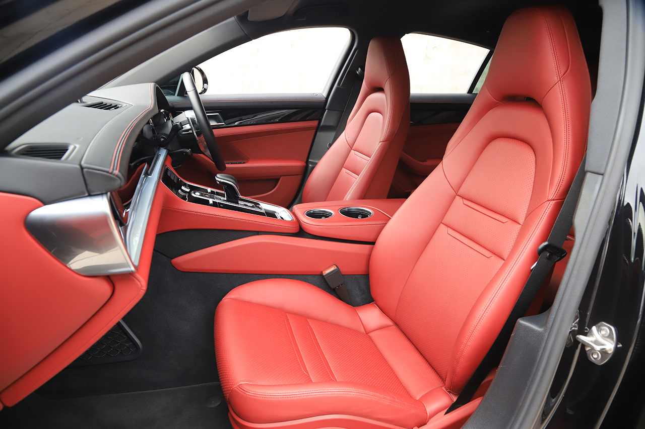 2020 Porsche PANAMERA 