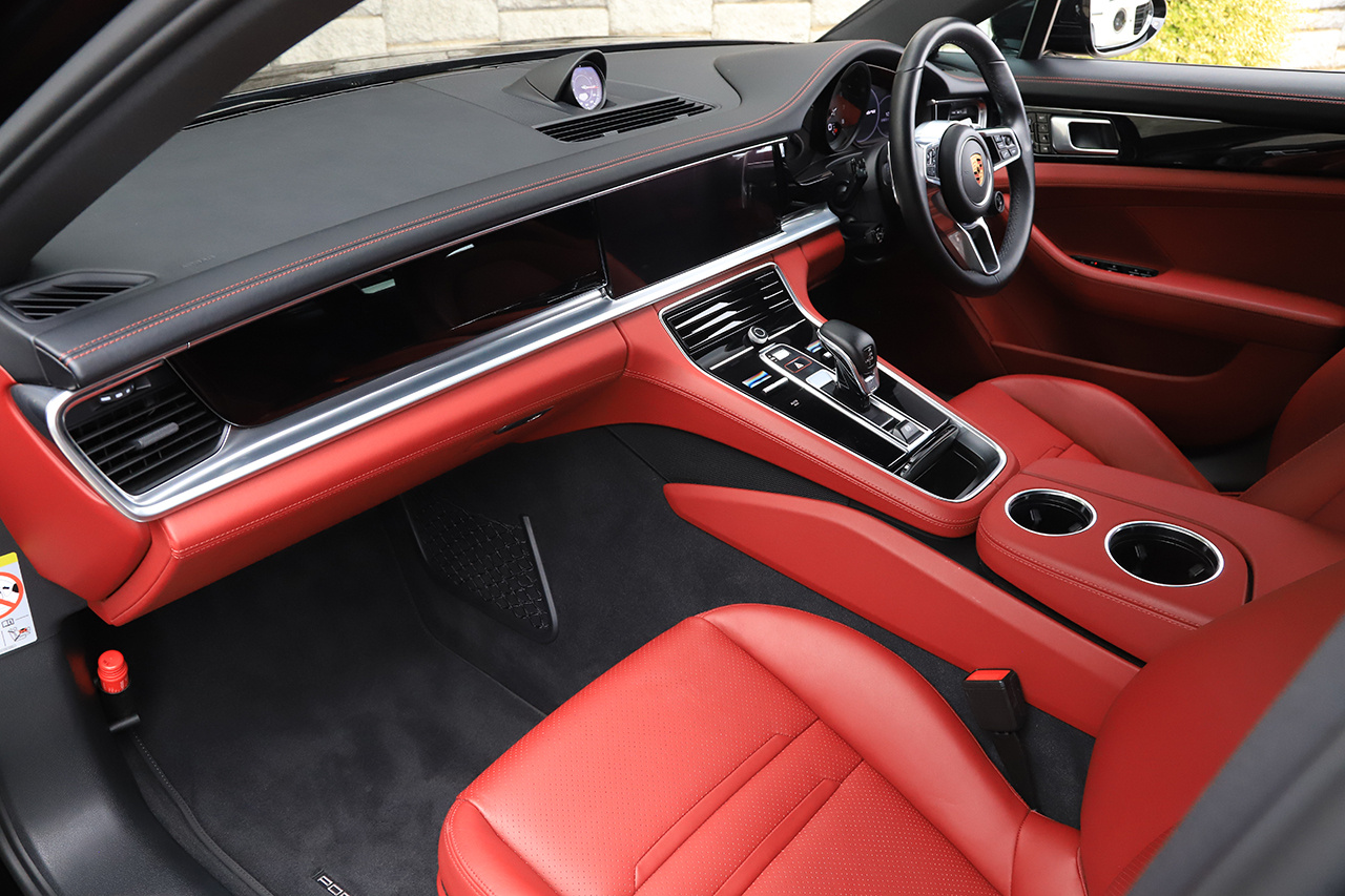 2020 Porsche PANAMERA 