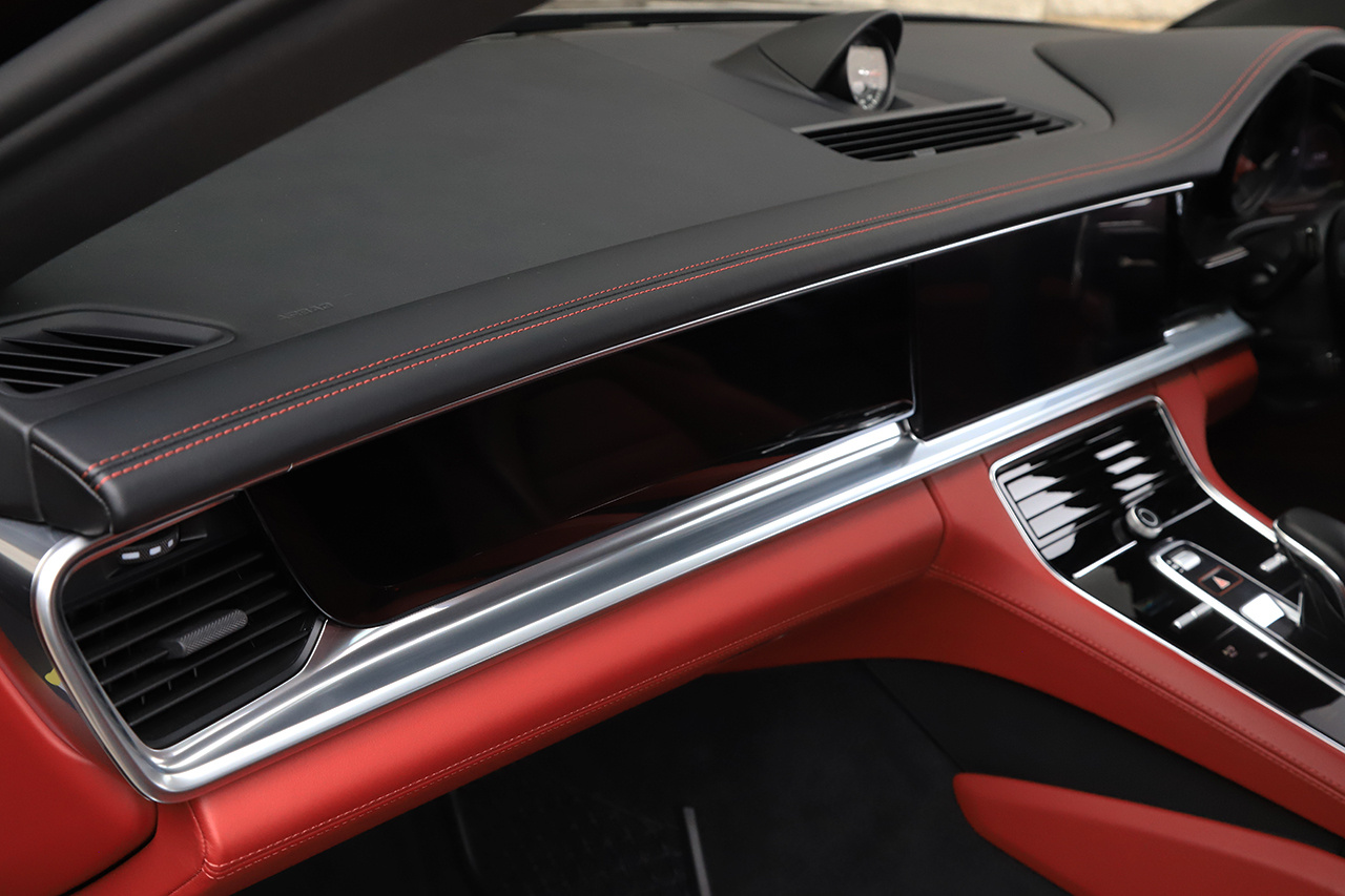 2020 Porsche PANAMERA 