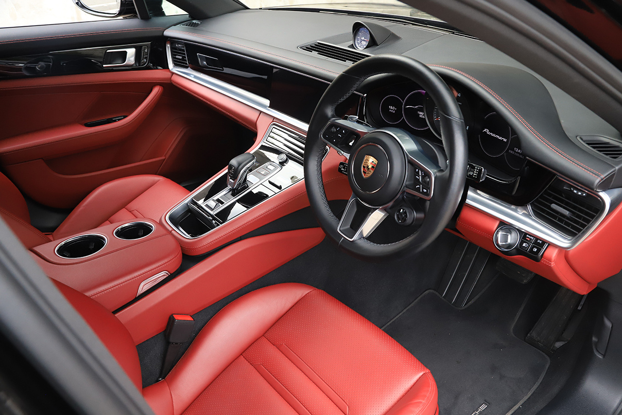 2020 Porsche PANAMERA 