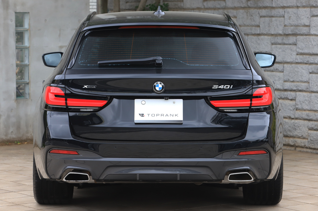 2023 BMW 5 SERIES null