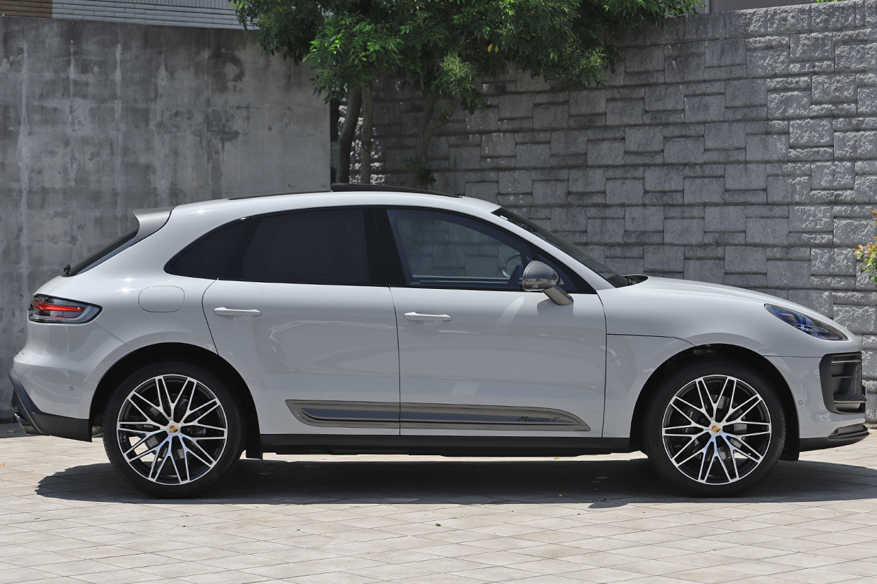 2024 Porsche MACAN null