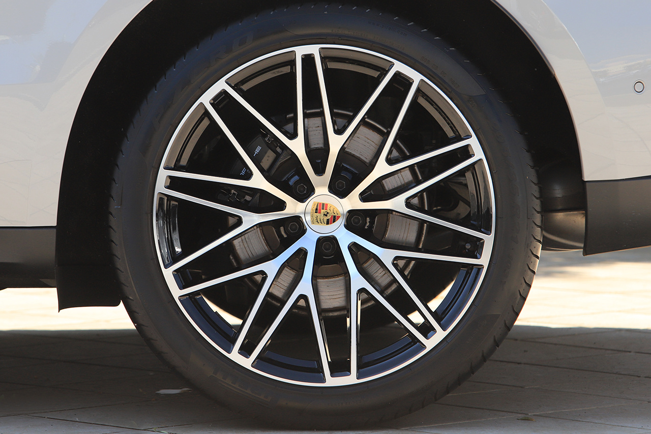2024 Porsche MACAN null