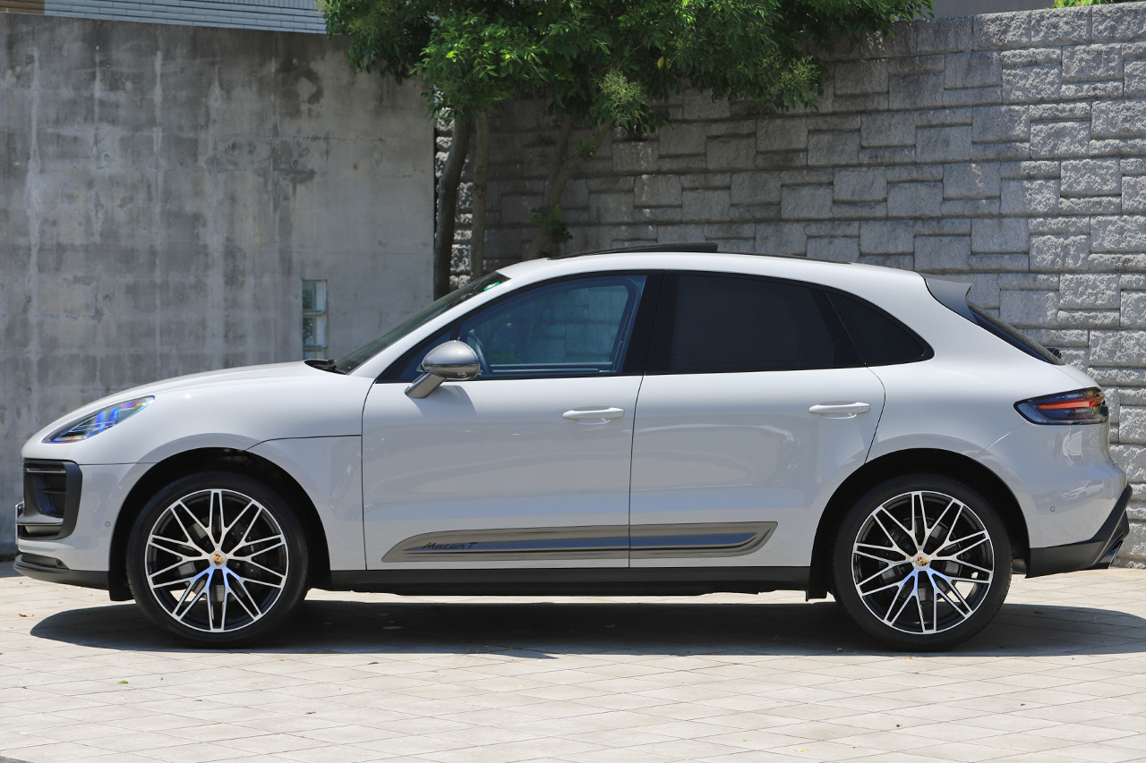 2024 Porsche MACAN null