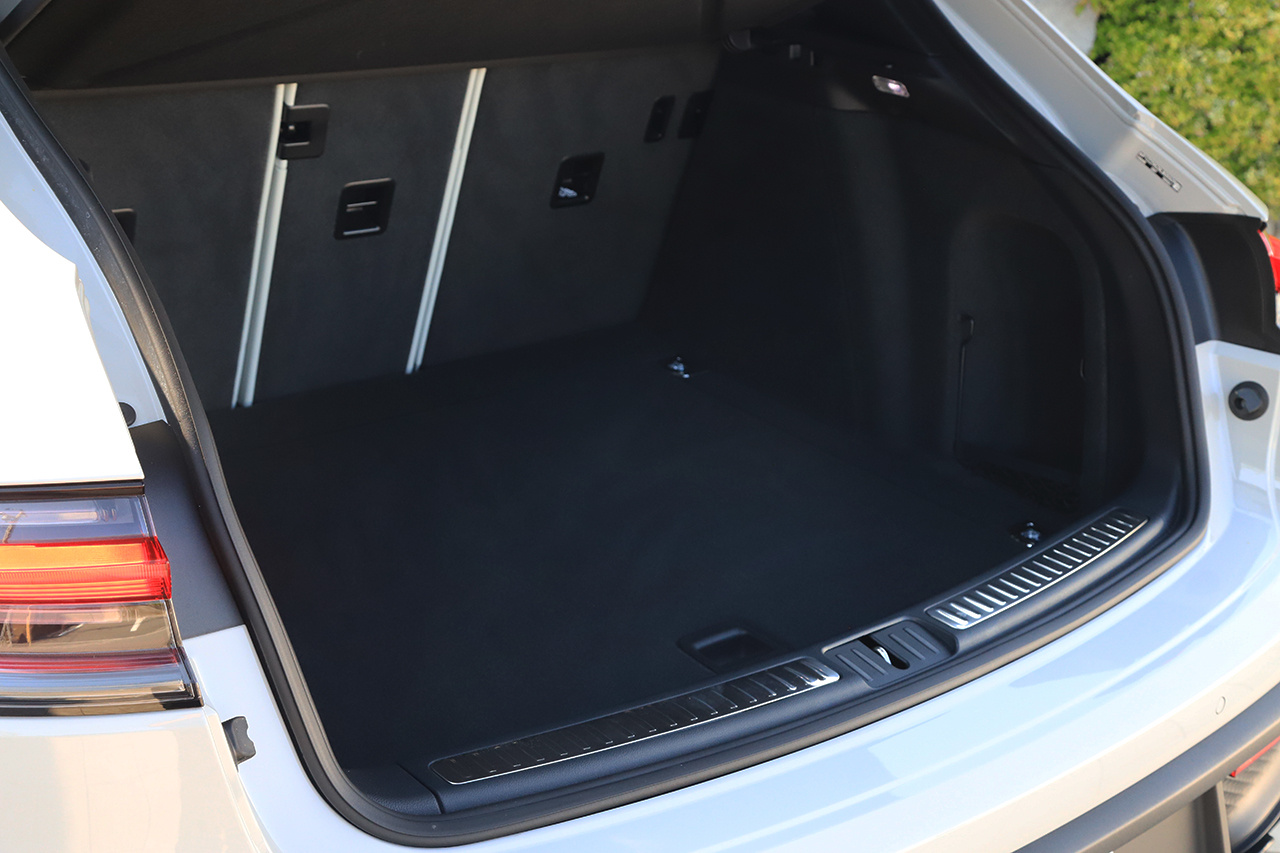 2024 Porsche MACAN null