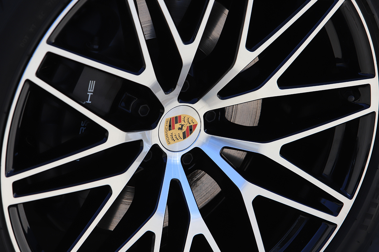 2024 Porsche MACAN null