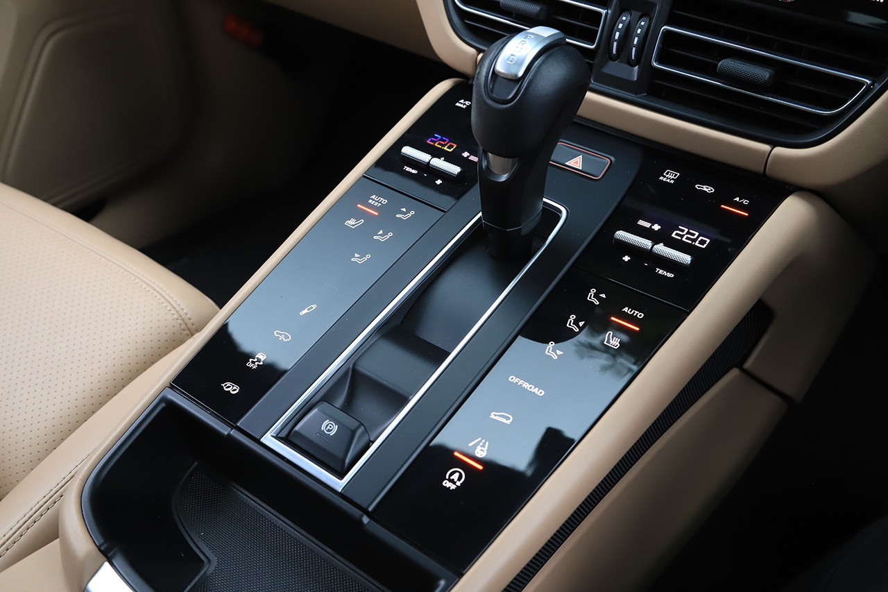 2022 Porsche MACAN null