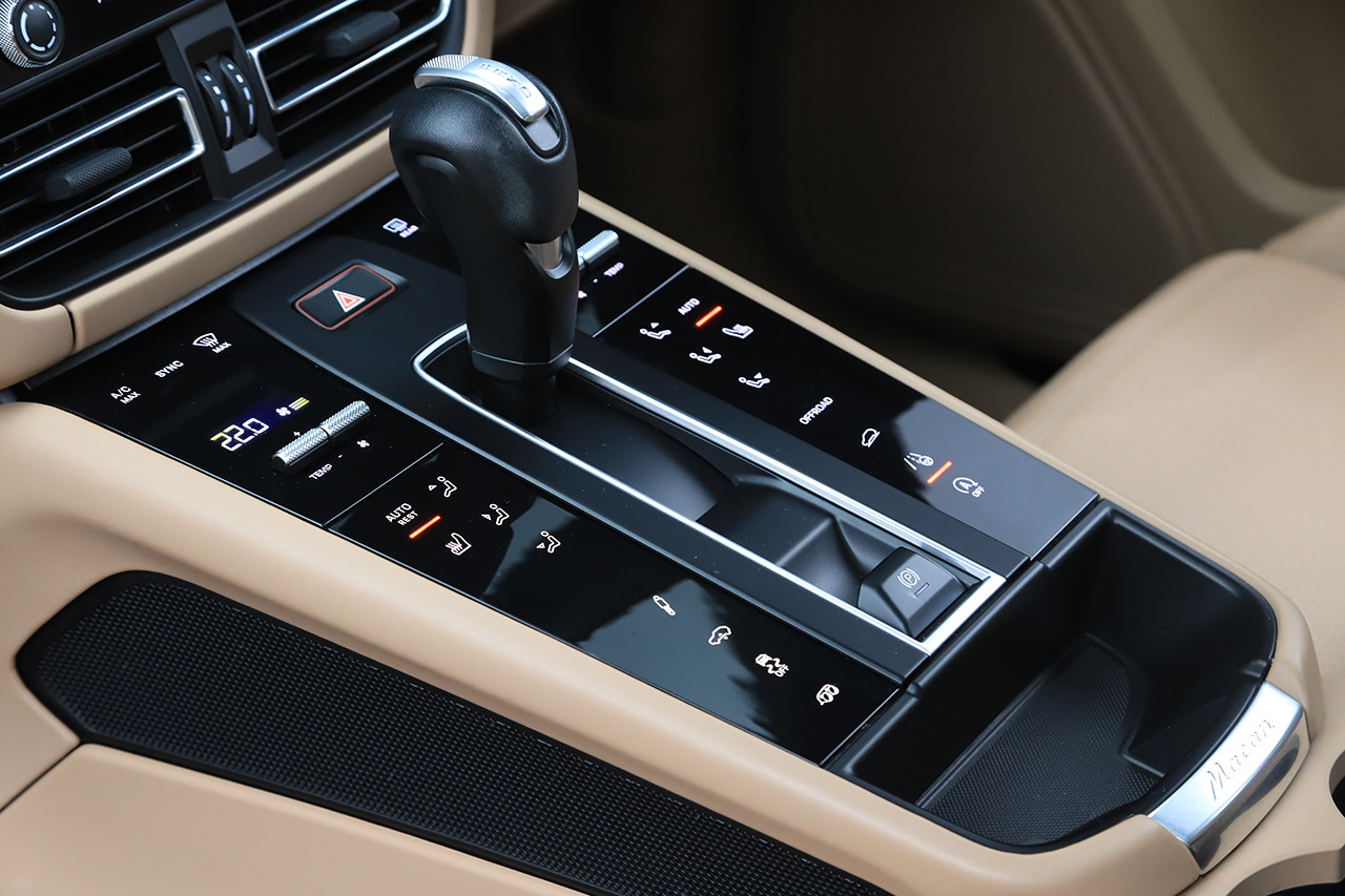 2022 Porsche MACAN null