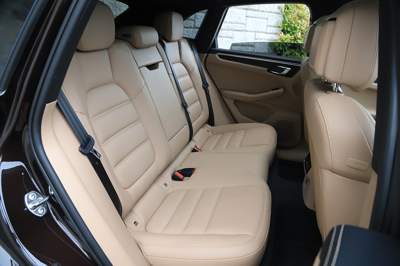 2022 Porsche MACAN null
