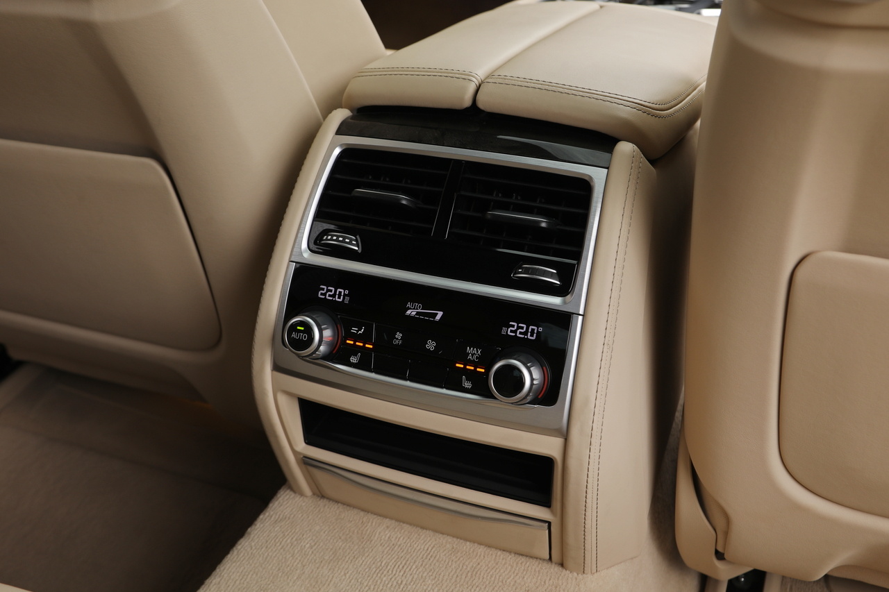2016 BMW 7 SERIES null