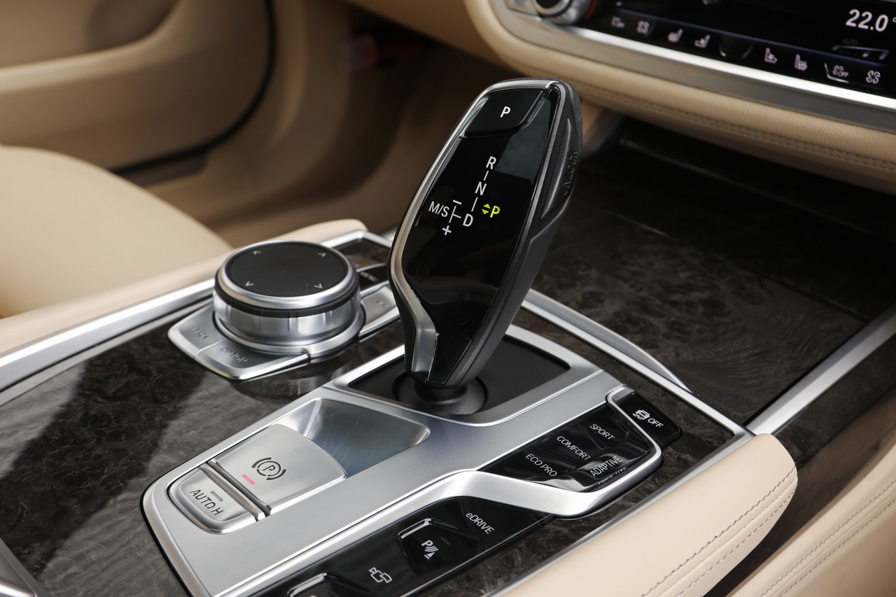 2016 BMW 7 SERIES null