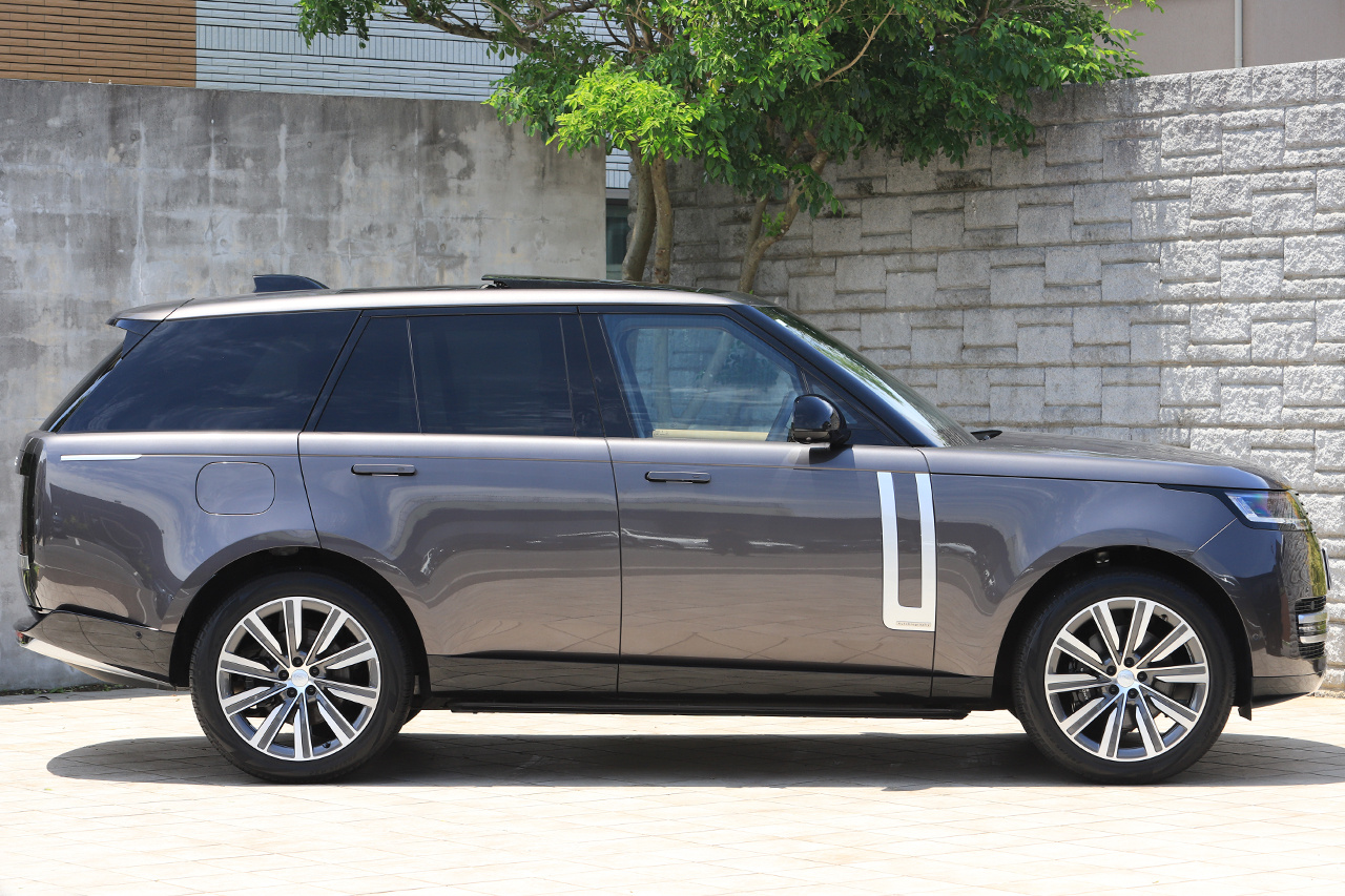 2024 Land Rover RANGE ROVER 