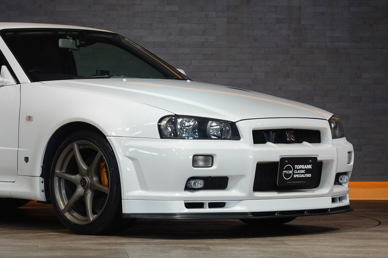 2002 Nissan SKYLINE GT-R BNR34 R34 Skyline GT-R V-Spec 2 Nür, Exterior Color White -QM1-, Nismo S-Tune Suspension
