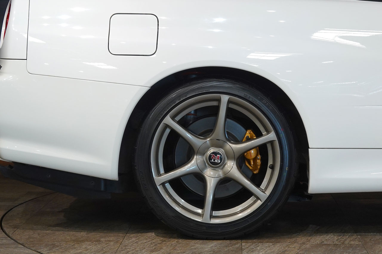 2002 Nissan SKYLINE GT-R BNR34 R34 Skyline GT-R V-Spec 2 Nür, Exterior Color White -QM1-, Nismo S-Tune Suspension