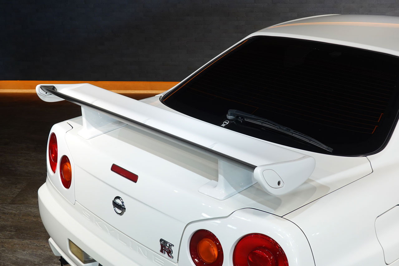 2002 Nissan SKYLINE GT-R BNR34 R34 Skyline GT-R V-Spec 2 Nür, Exterior Color White -QM1-, Nismo S-Tune Suspension