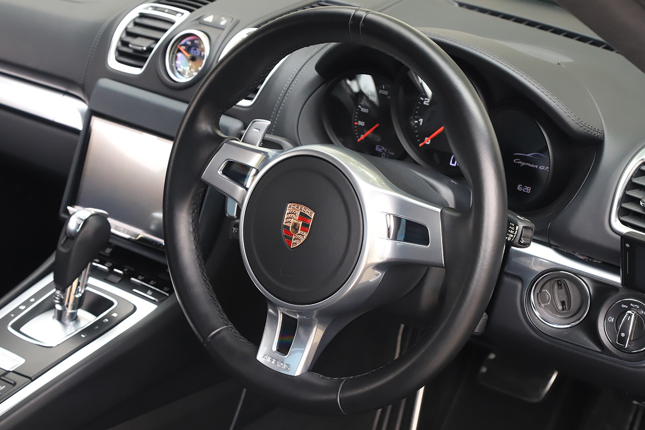 2015 Porsche CAYMAN 