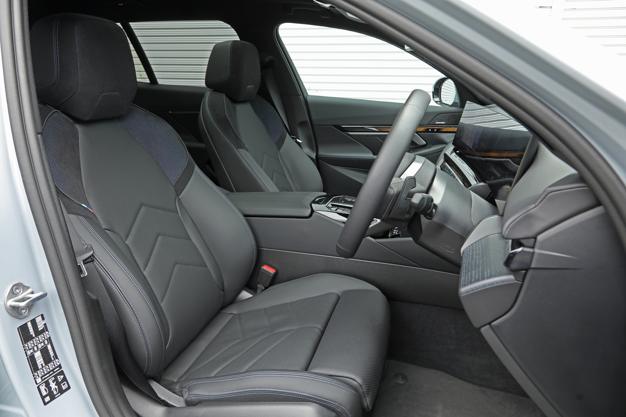 2025 BMW 5 SERIES null