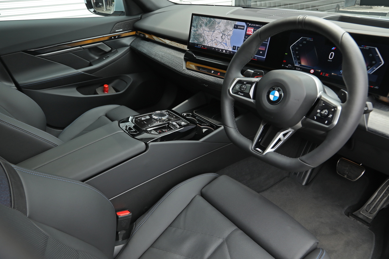 2025 BMW 5 SERIES null