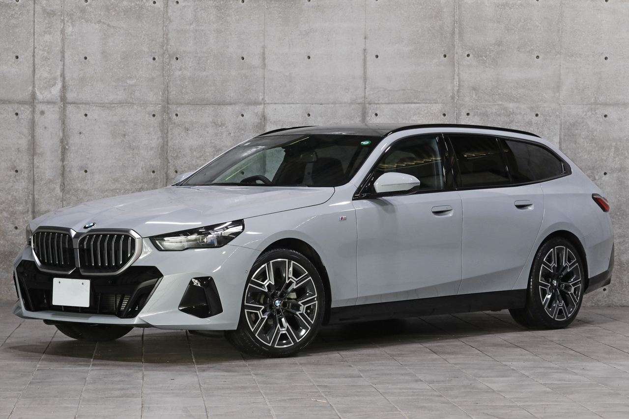 2025 BMW 5 SERIES null