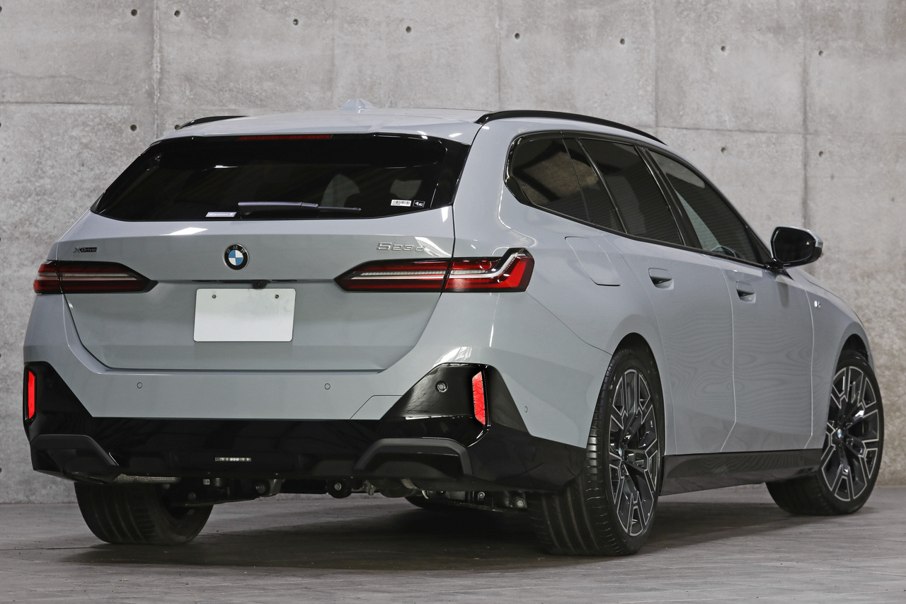2025 BMW 5 SERIES null