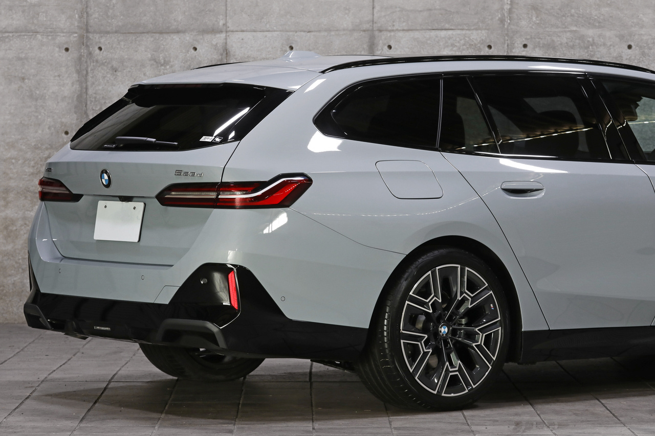 2025 BMW 5 SERIES null