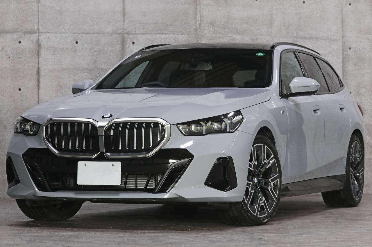 2025 BMW 5 SERIES null