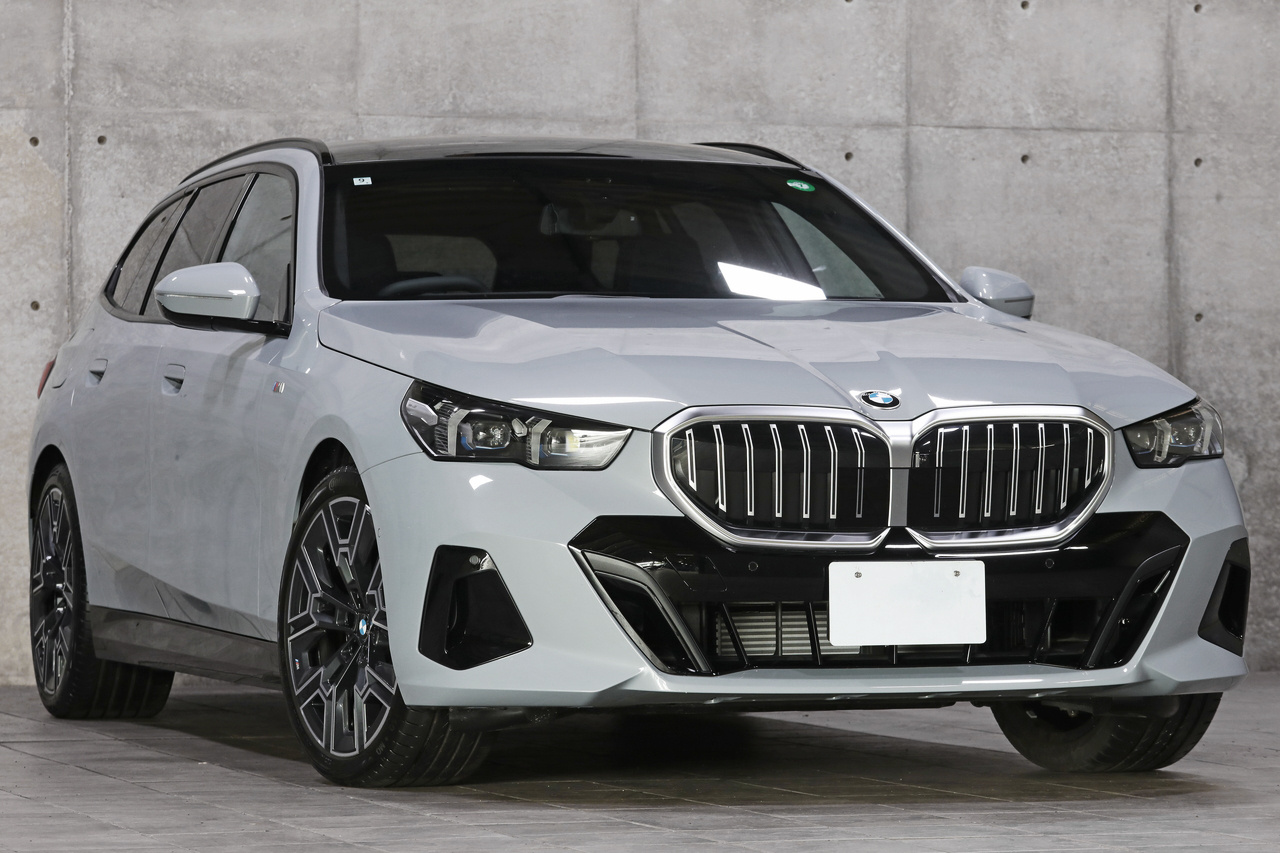 2025 BMW 5 SERIES null