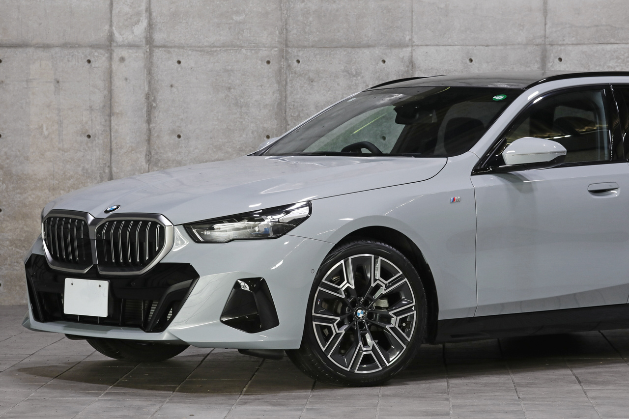 2025 BMW 5 SERIES null