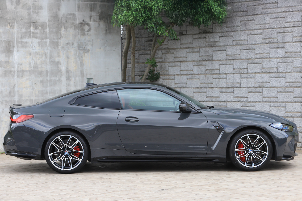 2023 BMW M4 