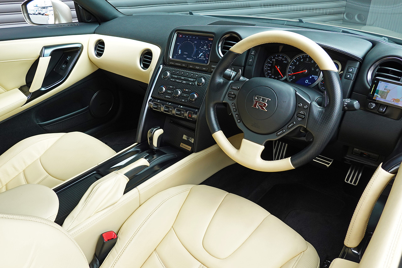 2015 Nissan GT-R R35 GT-R 45th Aniversary, Limited to 45 Units, Ivory Leather Interior, NISMO Sports Resetting