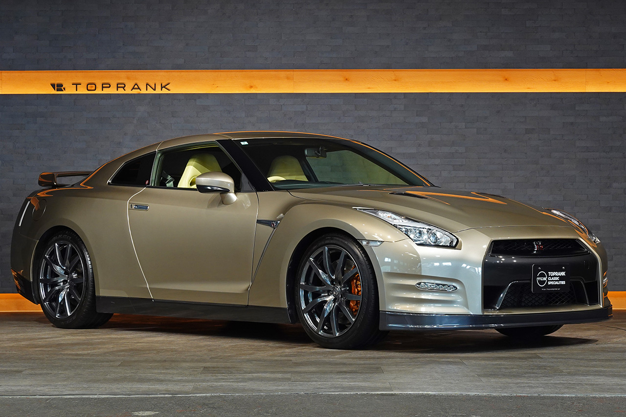 2015 Nissan GT-R R35 GT-R 45th Aniversary, Limited to 45 Units, Ivory Leather Interior, NISMO Sports Resetting