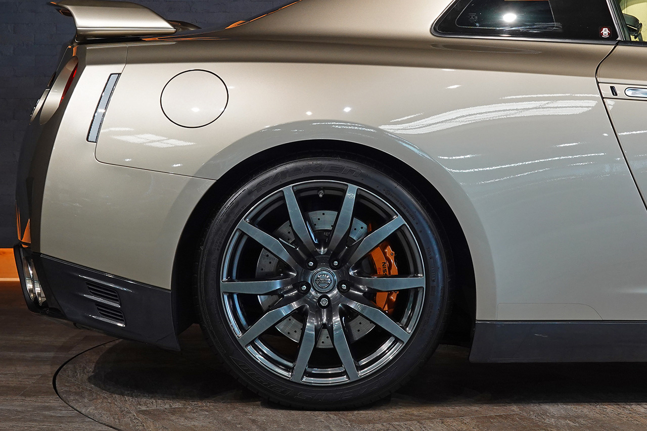 2015 Nissan GT-R R35 GT-R 45th Aniversary, Limited to 45 Units, Ivory Leather Interior, NISMO Sports Resetting