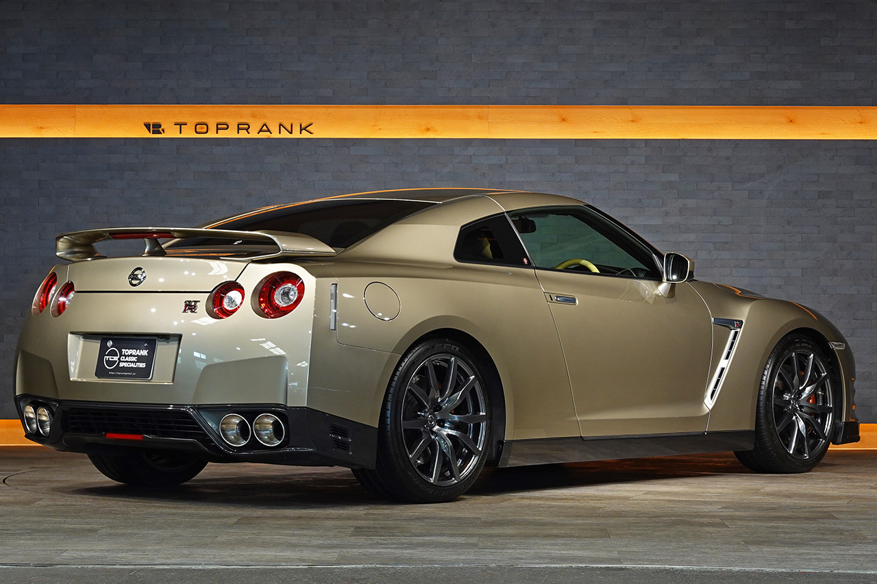 2015 Nissan GT-R R35 GT-R 45th Aniversary, Limited to 45 Units, Ivory Leather Interior, NISMO Sports Resetting