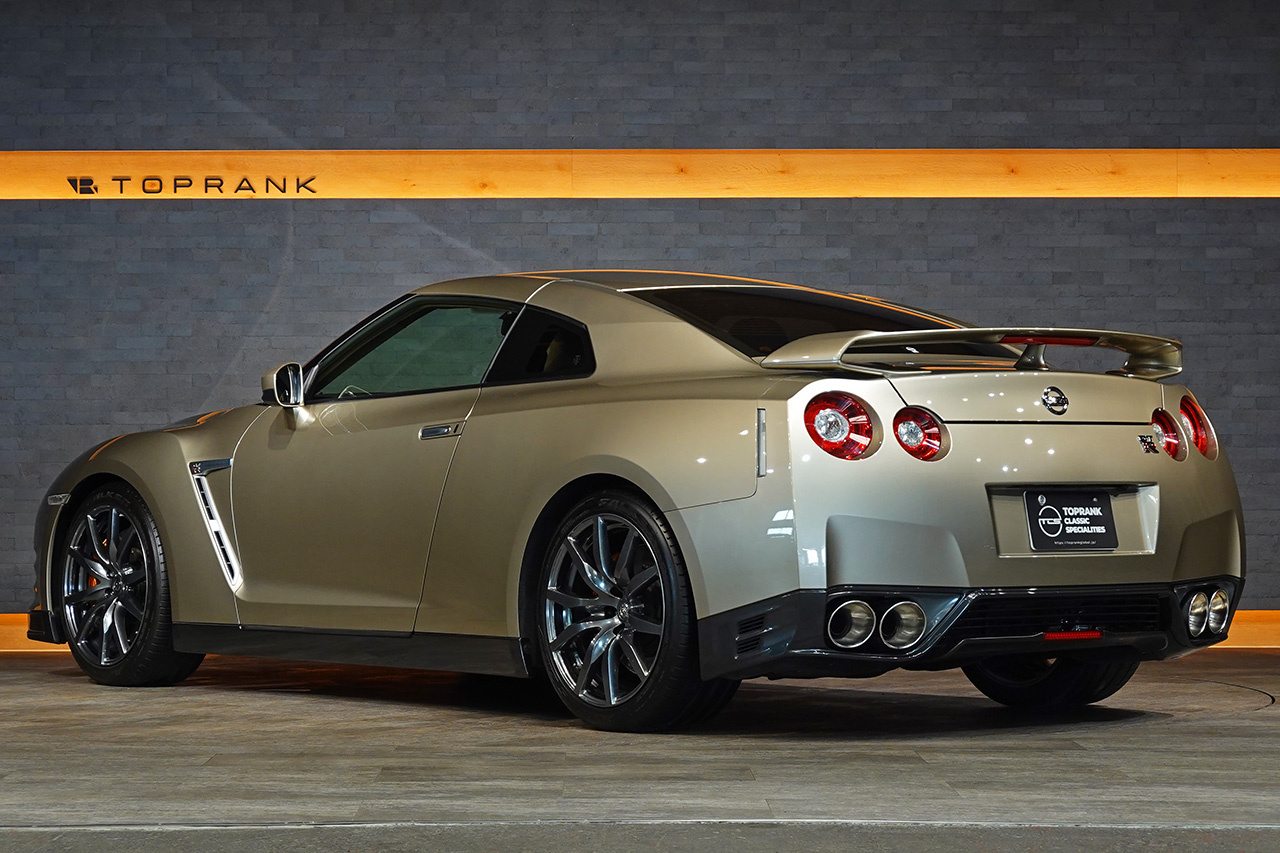 2015 Nissan GT-R R35 GT-R 45th Aniversary, Limited to 45 Units, Ivory Leather Interior, NISMO Sports Resetting