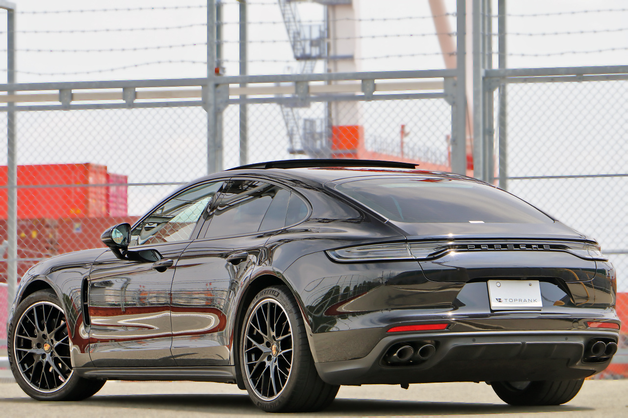 2023 Porsche PANAMERA null