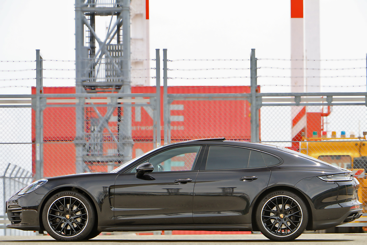 2023 Porsche PANAMERA null