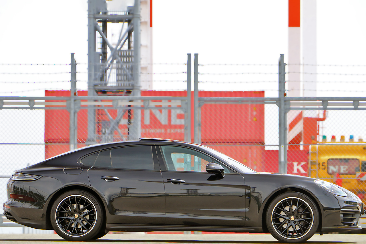 2023 Porsche PANAMERA null