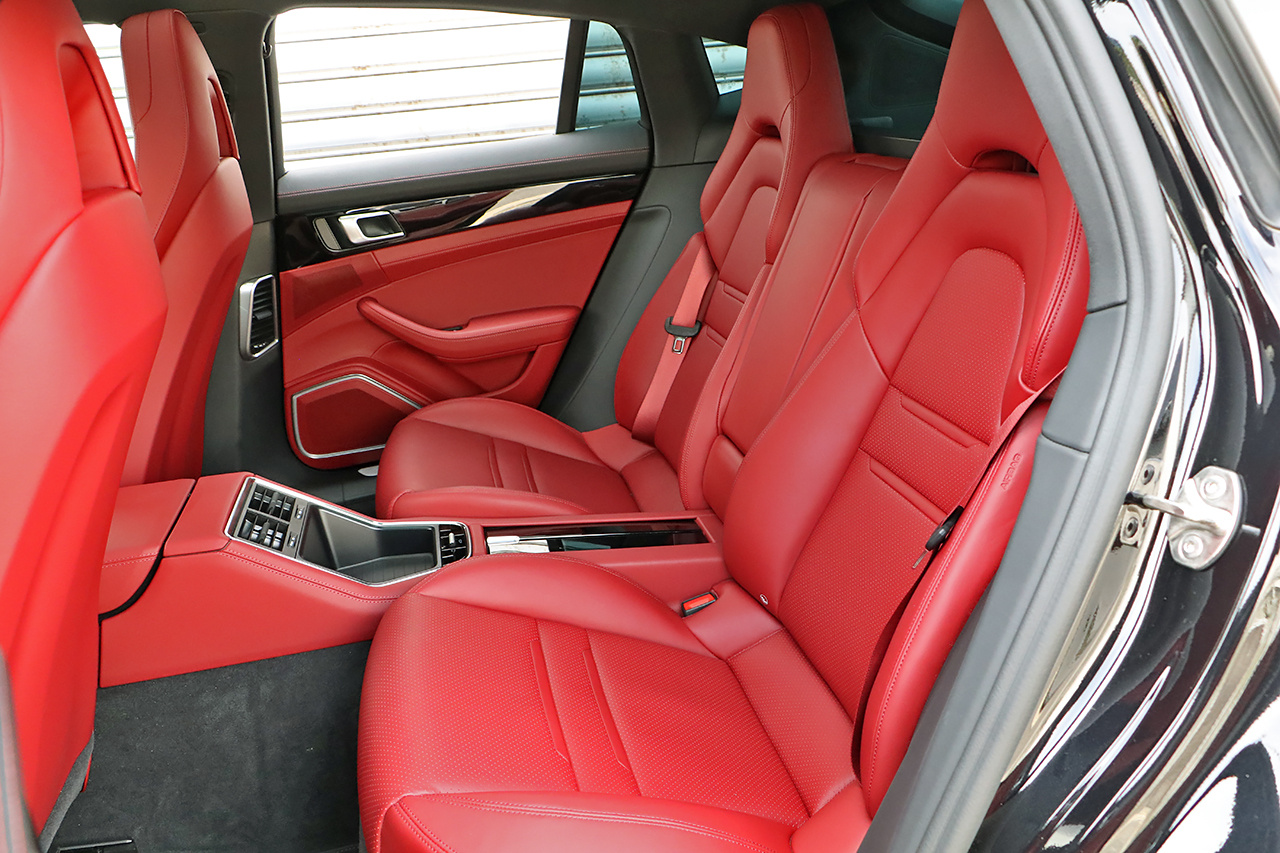 2023 Porsche PANAMERA null