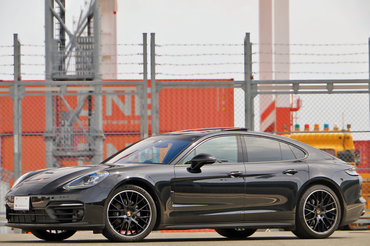 2023 Porsche PANAMERA null