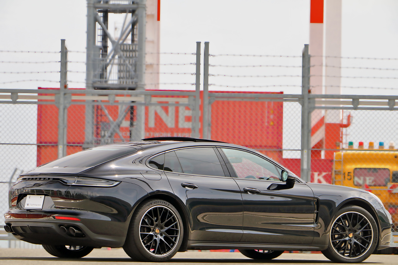 2023 Porsche PANAMERA null