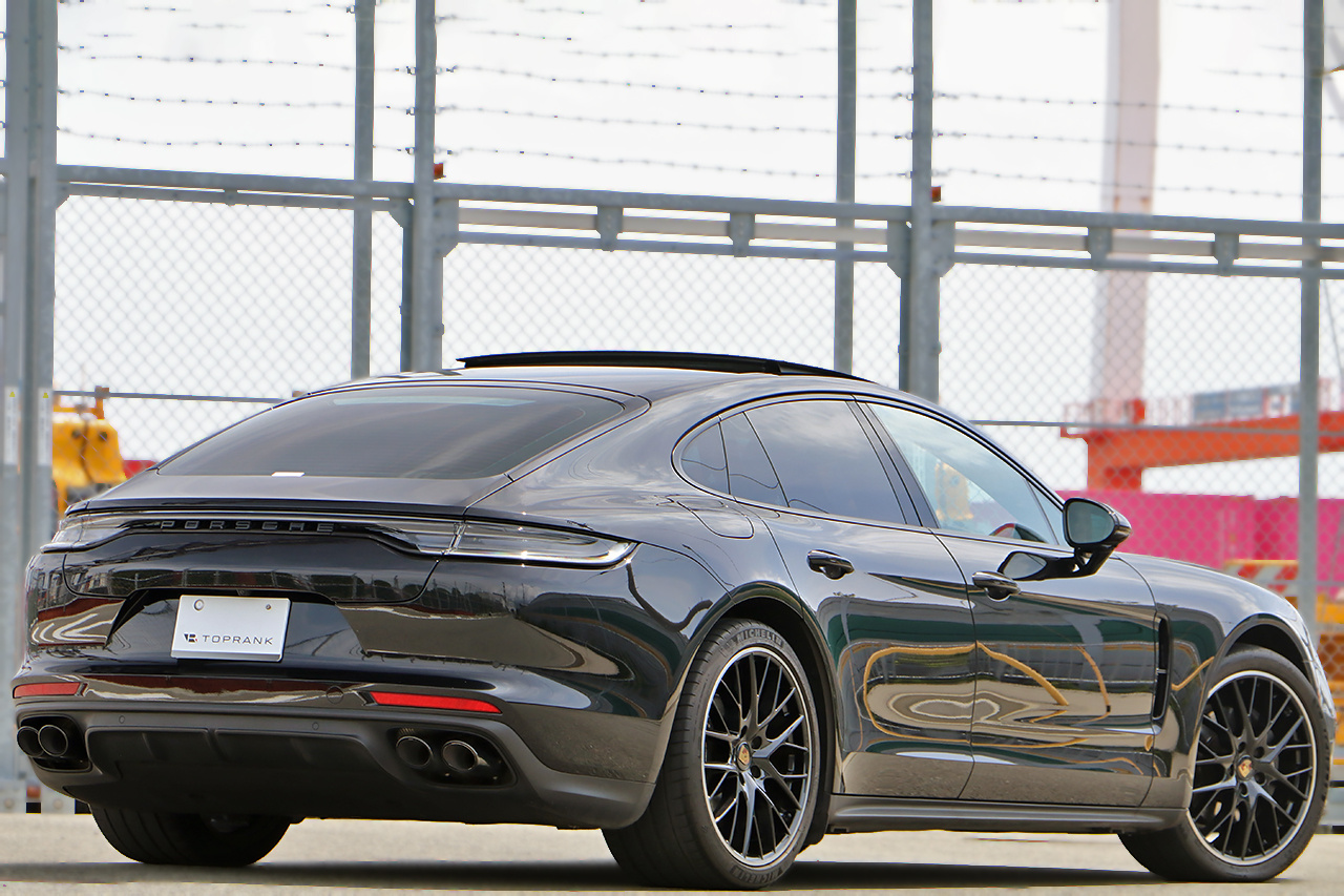2023 Porsche PANAMERA null
