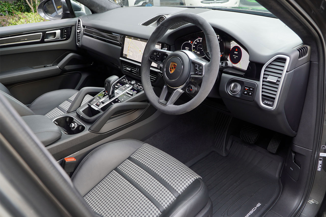 2020 Porsche CAYENNE null
