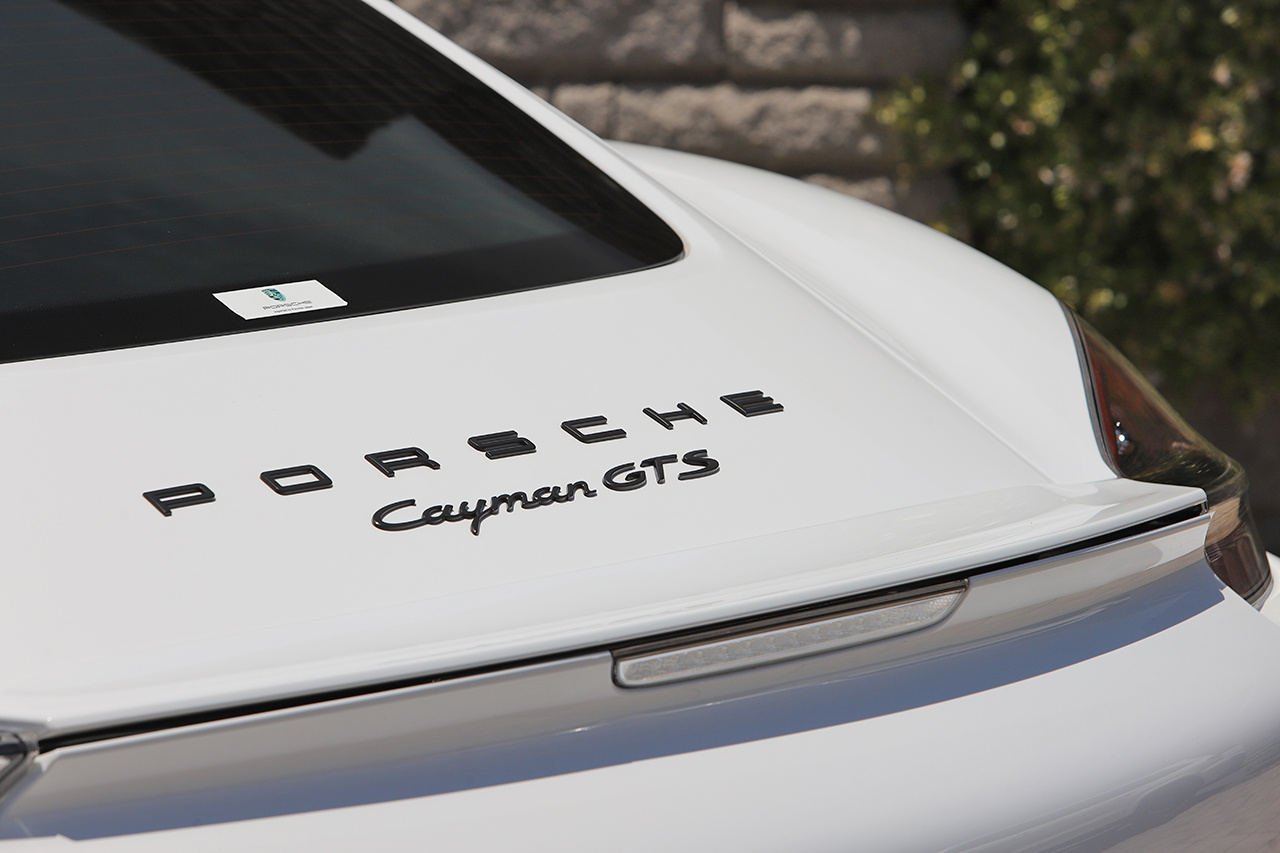 2016 Porsche CAYMAN 
