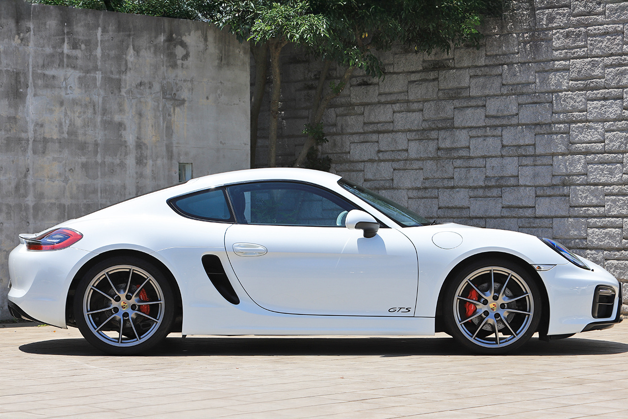 2016 Porsche CAYMAN 