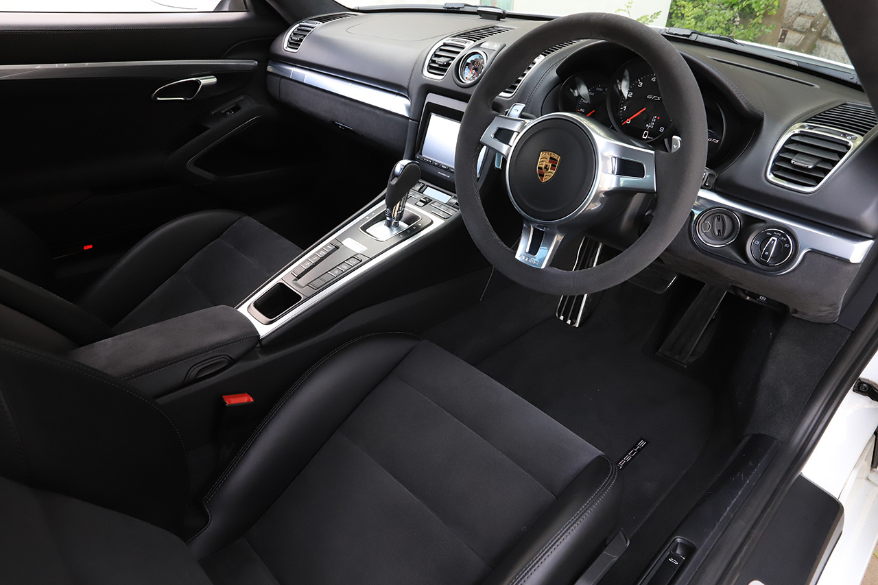 2016 Porsche CAYMAN 
