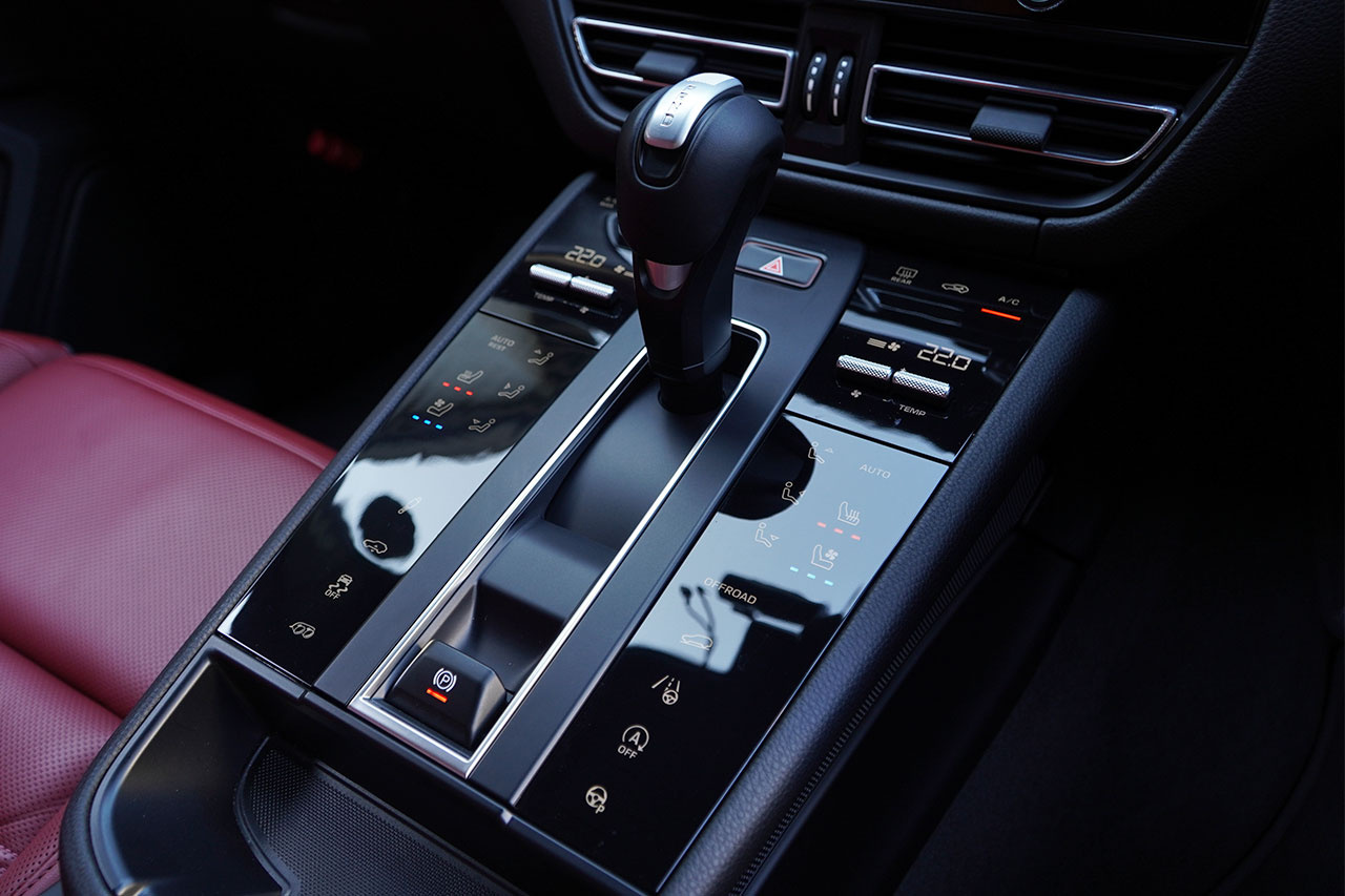 2024 Porsche MACAN null