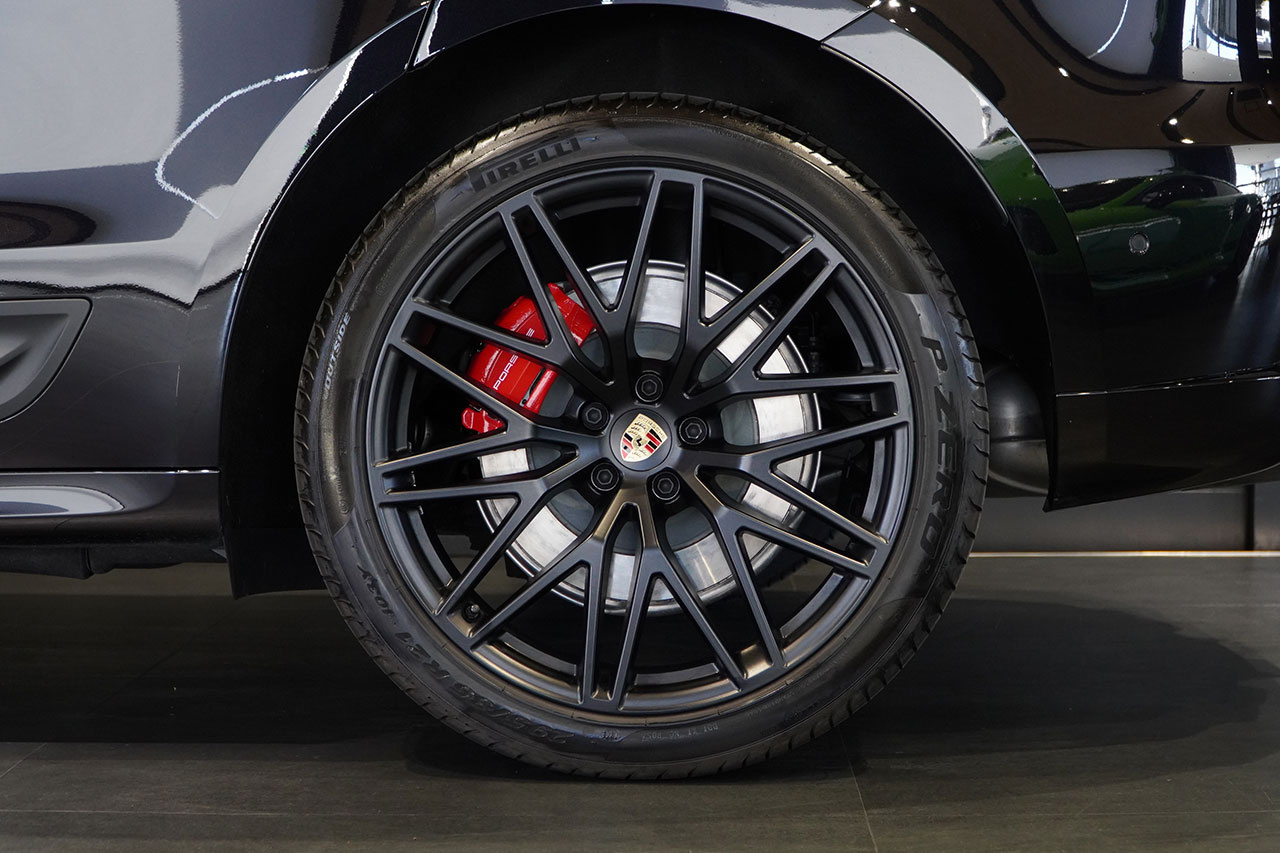 2024 Porsche MACAN null