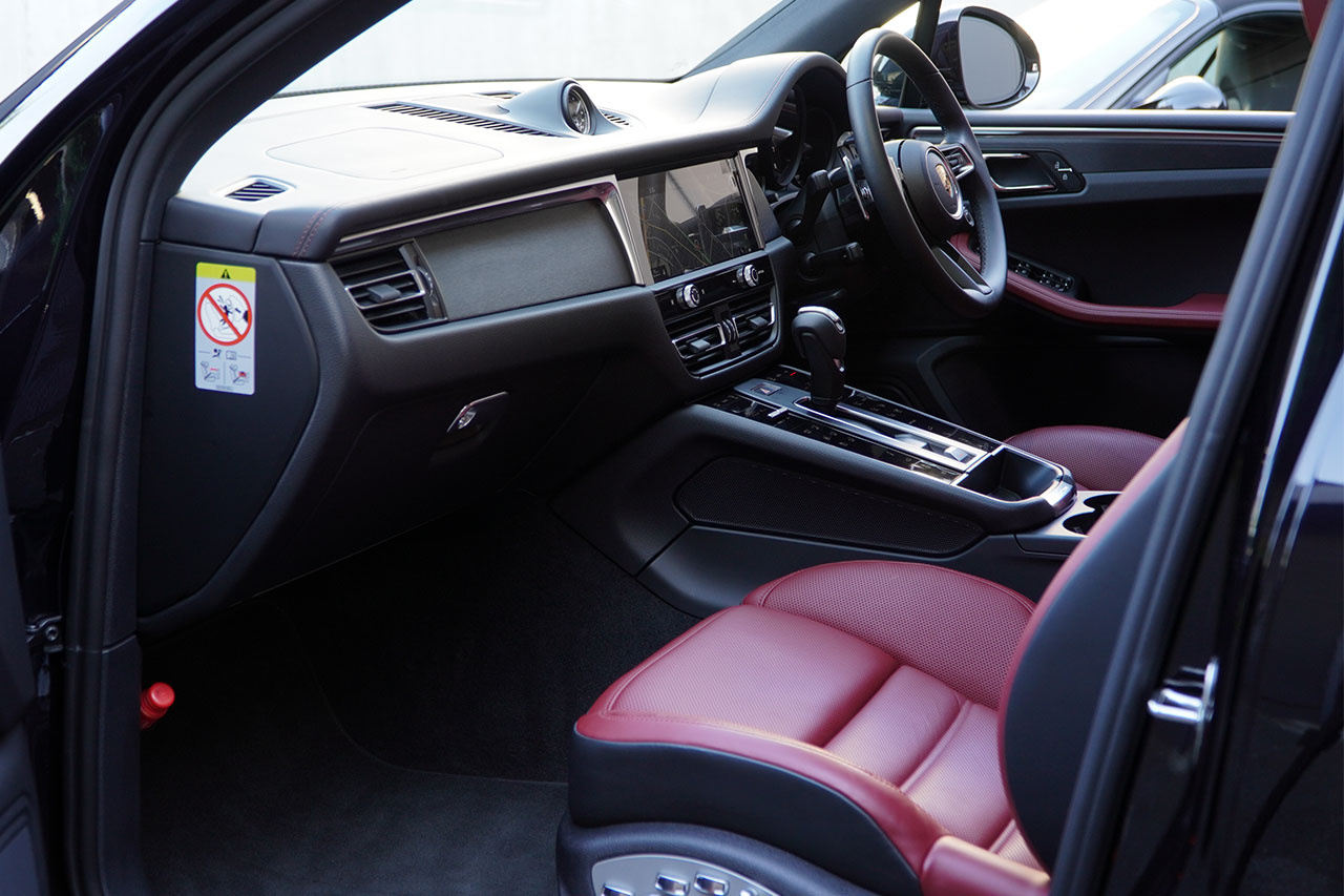 2024 Porsche MACAN null