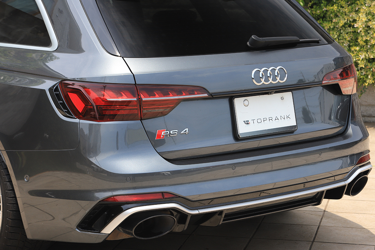 2021 Audi RS4 AVANT 