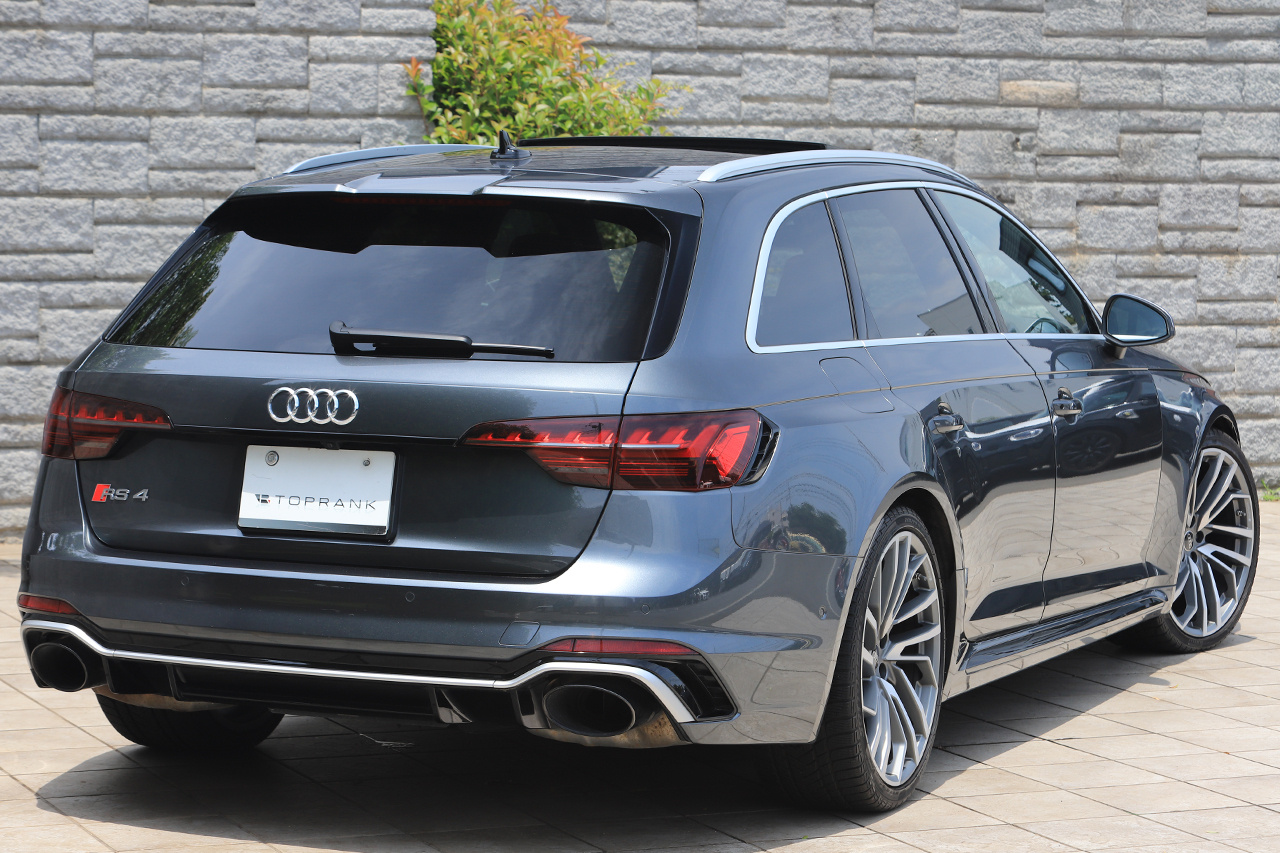 2021 Audi RS4 AVANT 